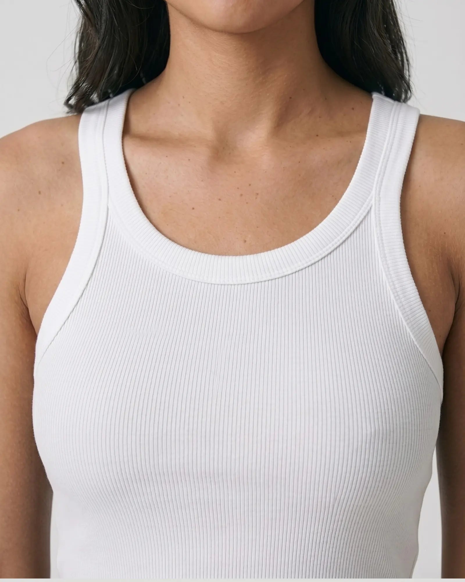Le Débardeur Essentiel avec Brassière Intégrée – Larges Bretelles