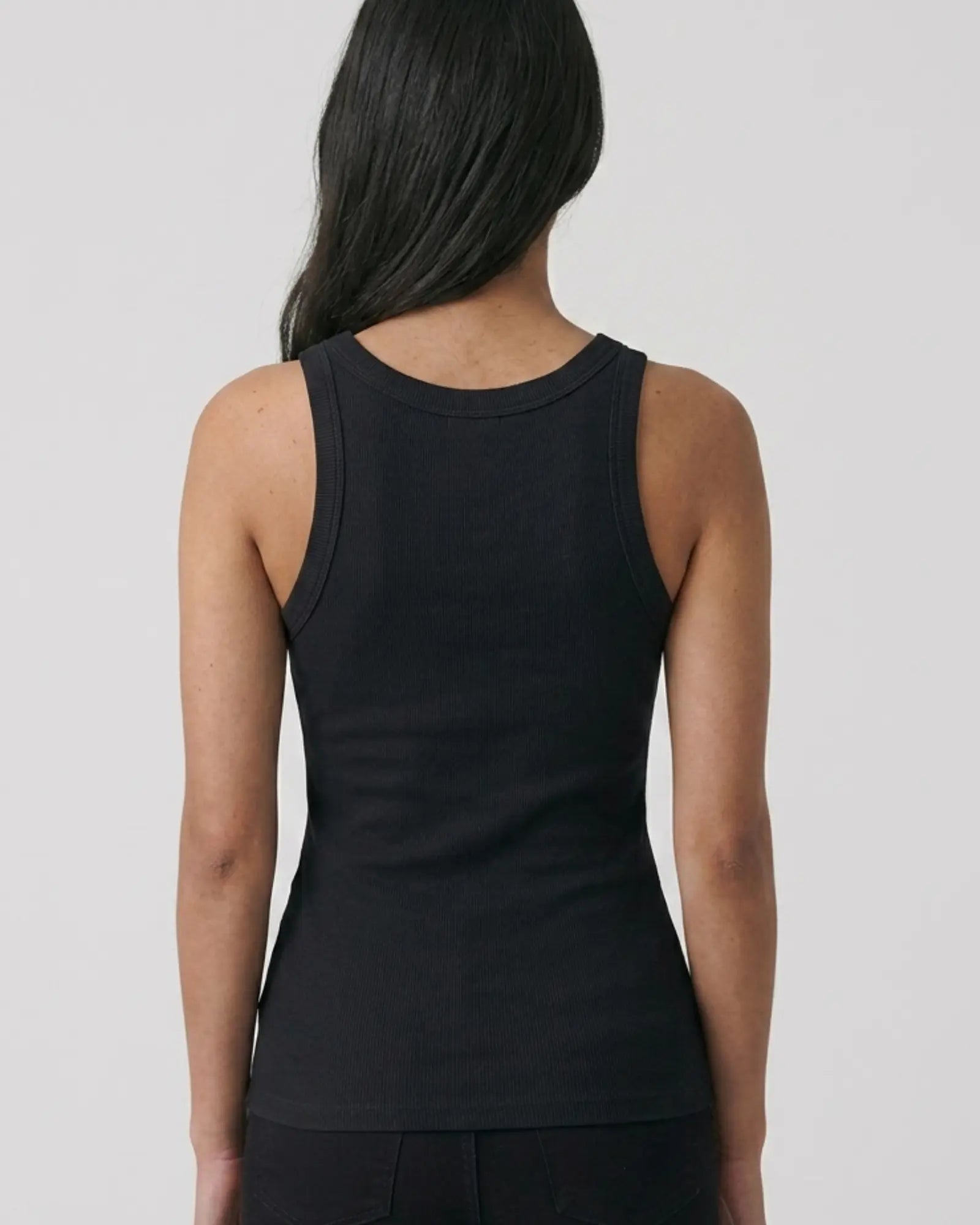 Le Débardeur Essentiel avec Brassière Intégrée – Larges Bretelles