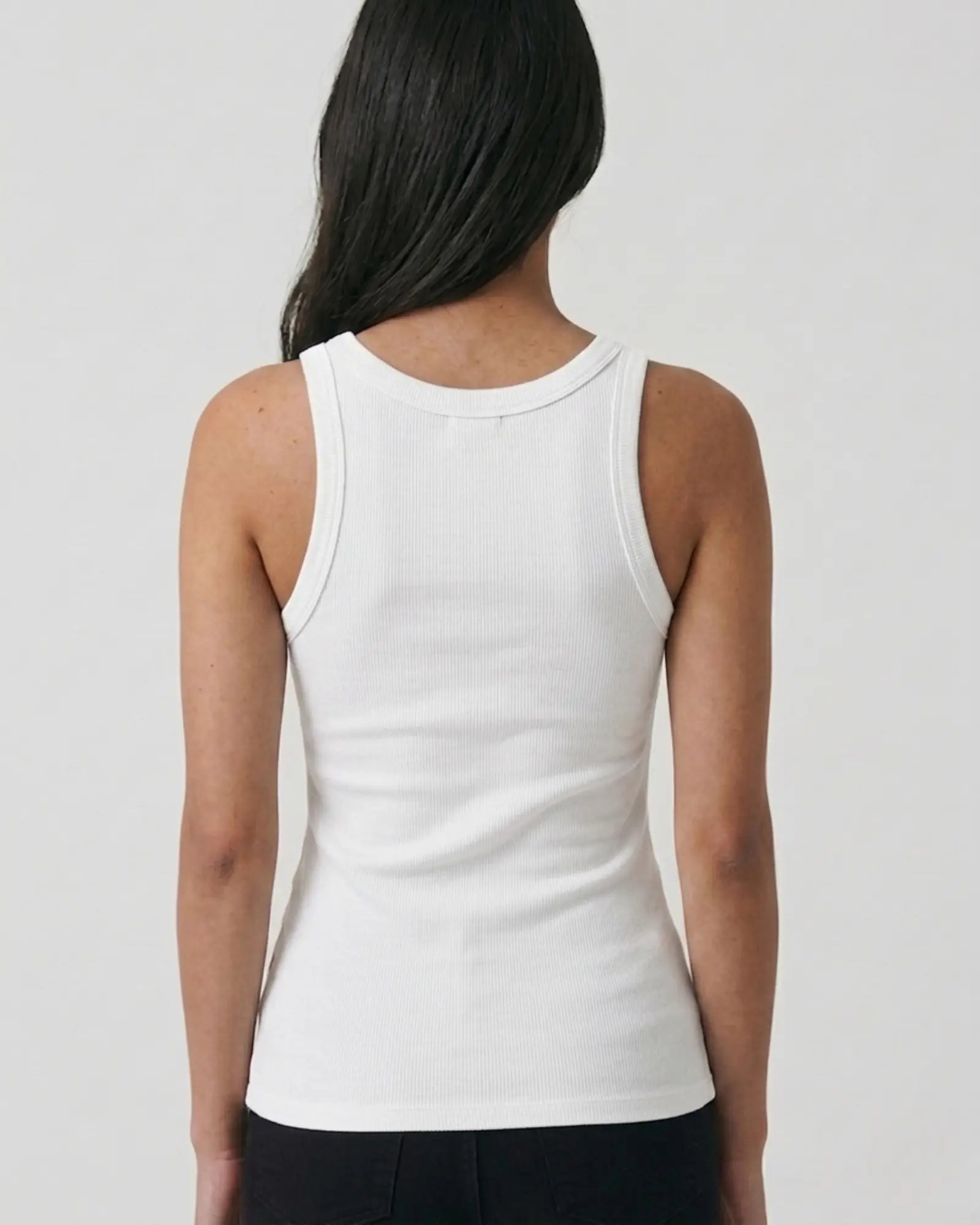 Le Débardeur Essentiel avec Brassière Intégrée – Larges Bretelles
