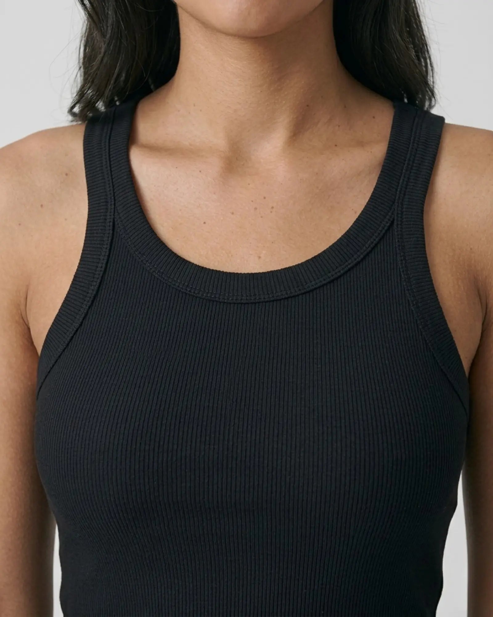Le Débardeur Essentiel avec Brassière Intégrée – Larges Bretelles